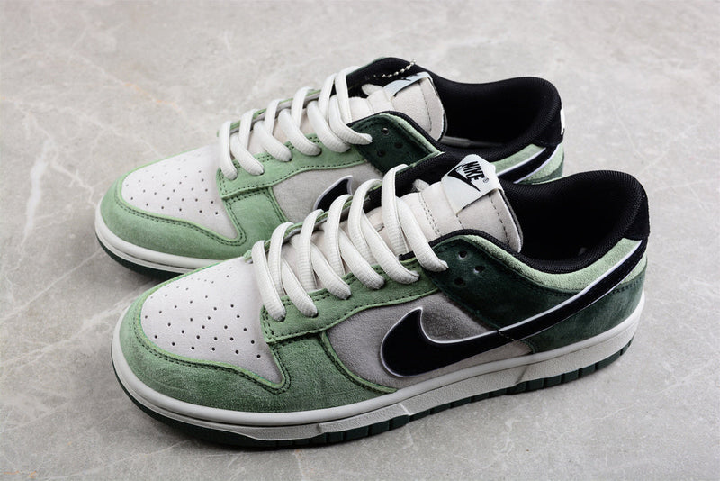 Nike SB Dunk Low "Steamboy OST" Otomo Katsuhiro LF0068-00