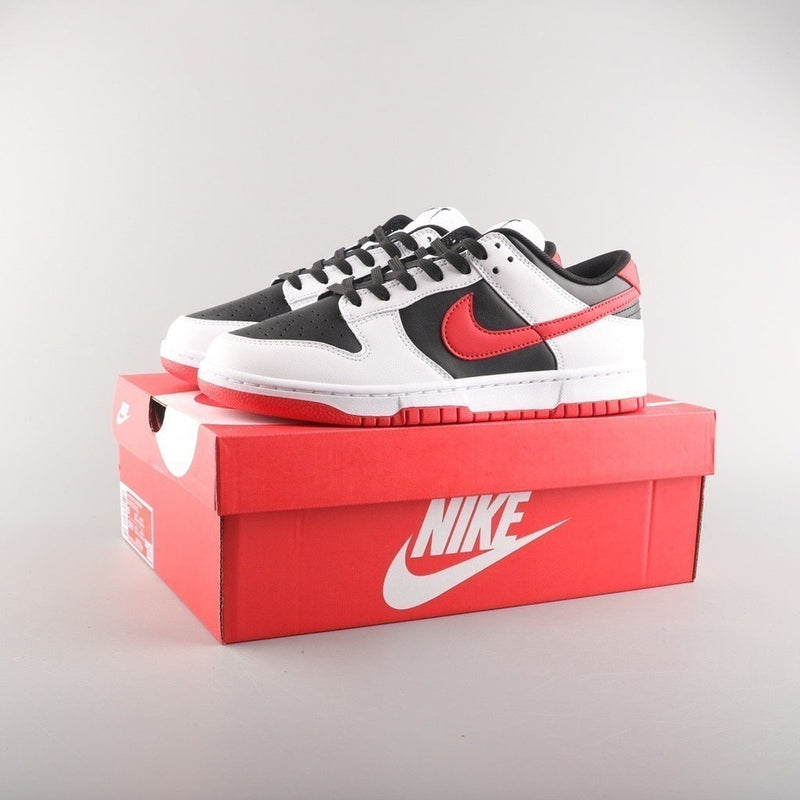 Nike SB Dunk Low Preto e Branco Red Hook