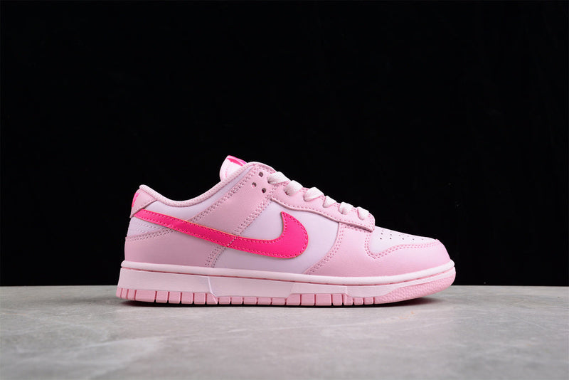 Nike Dunk Low Triple Pink