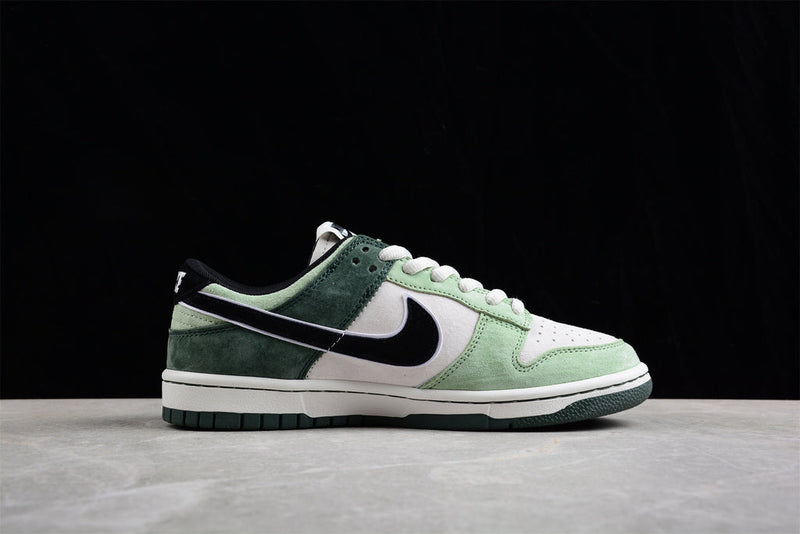 Nike SB Dunk Low "Steamboy OST" Otomo Katsuhiro LF0068-00