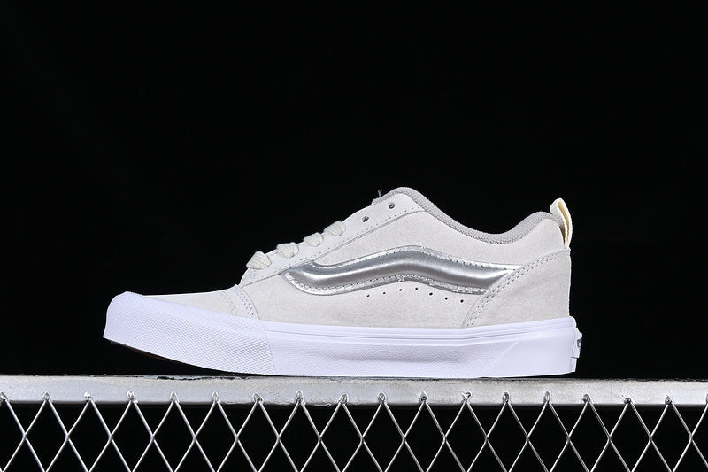 VANS CLASSICS KNU SKOOL WHITE/GREY/SILVER