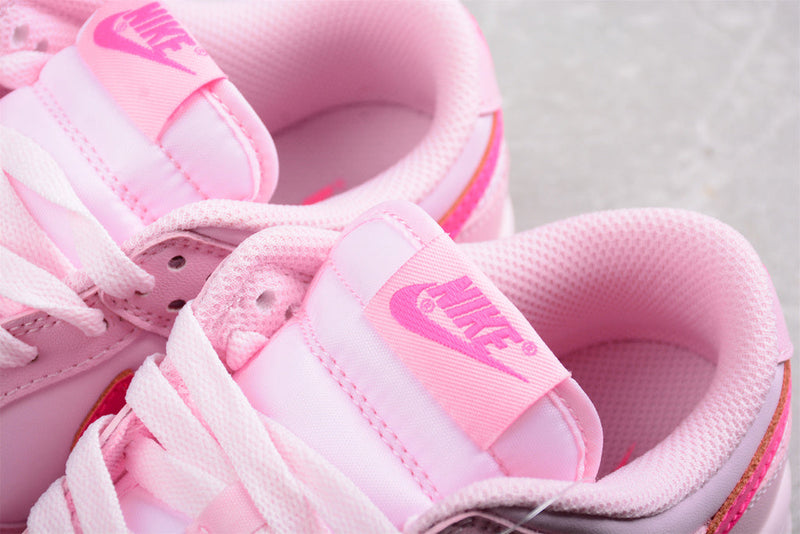 Nike Dunk Low Triple Pink