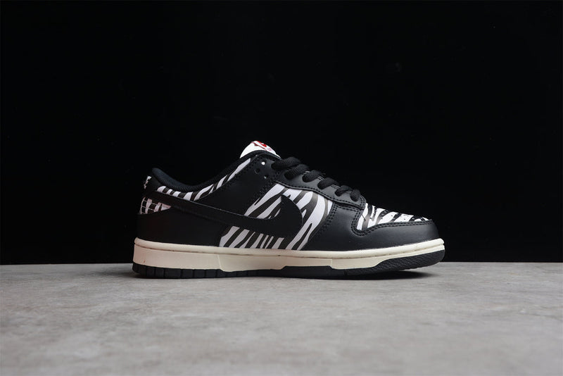 Nike SB Dunk Low OG QS Quartersnacks Zebra DM3510-001