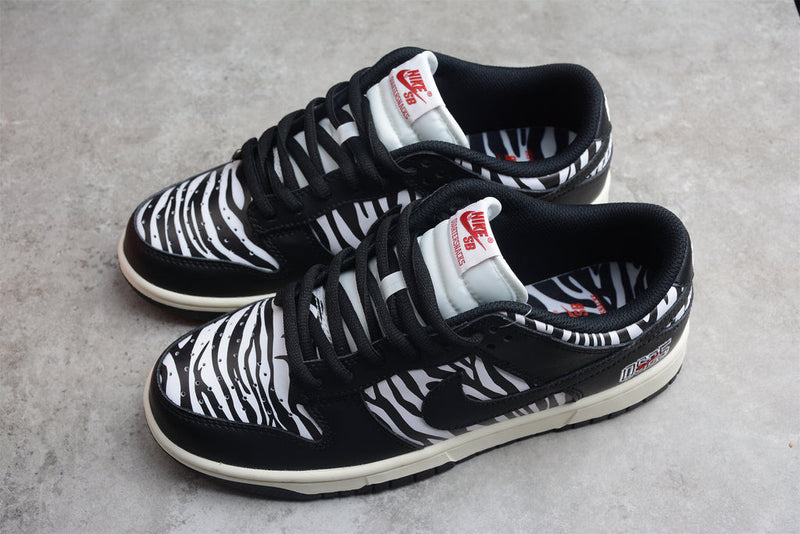 Nike SB Dunk Low OG QS Quartersnacks Zebra DM3510-001