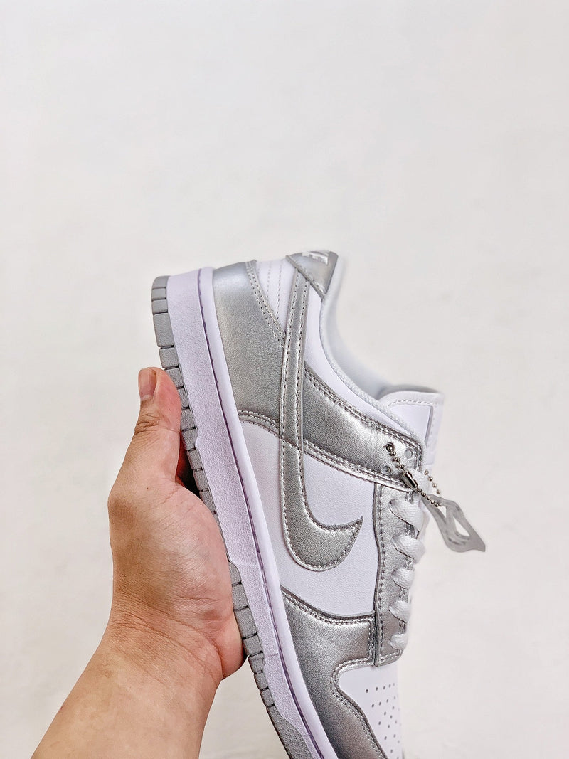 Nike Dunk Low Metallic Silver