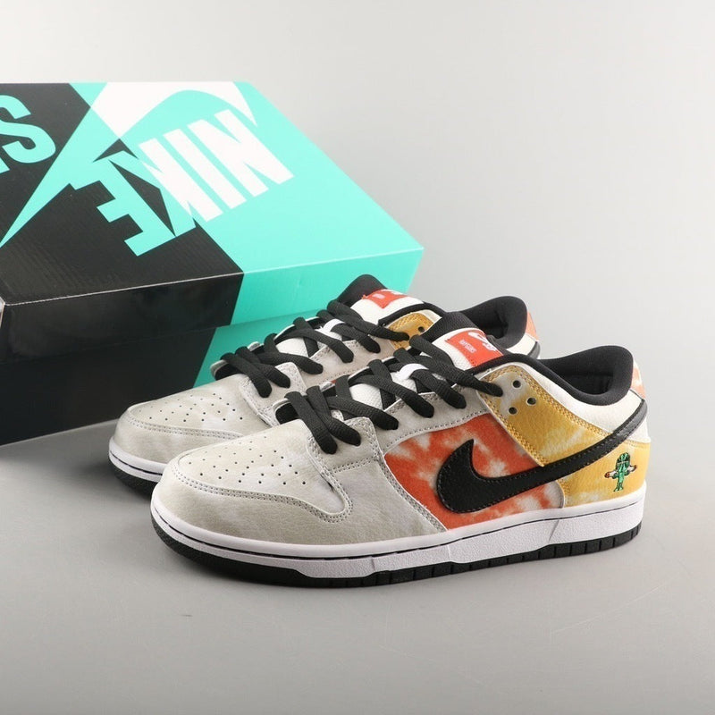 Nike Dunk SB Low Tie-Dye Raygun - White