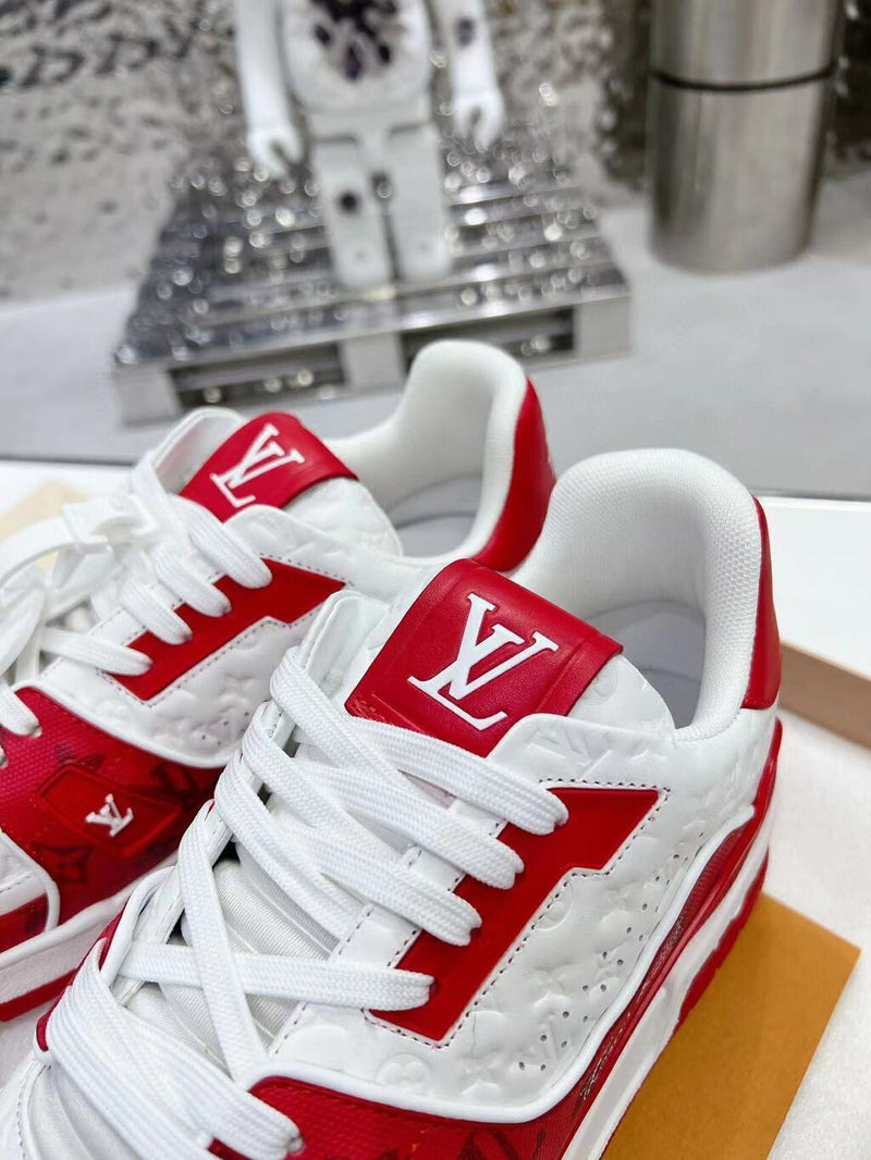 Louis Vuitton Trainer Signature