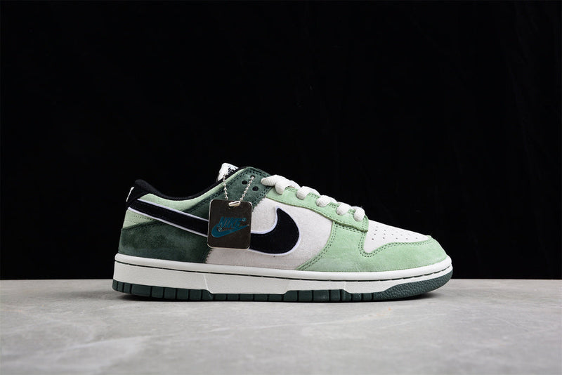 Nike SB Dunk Low "Steamboy OST" Otomo Katsuhiro LF0068-00