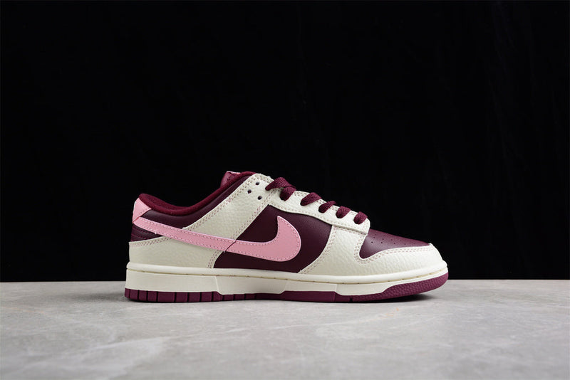 Dunk Low PRM "Valentine's Day 2023" Bordô