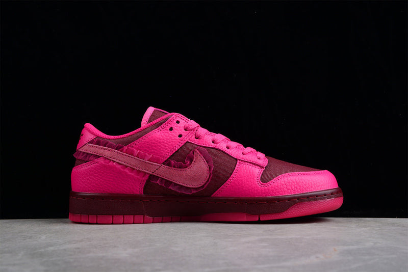 Nike Dunk Low Valentine's Day DQ9324 600