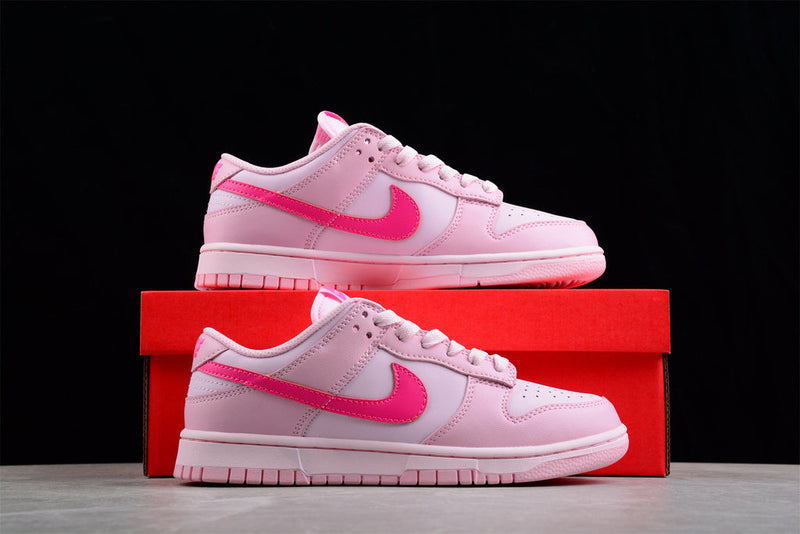 Nike Dunk Low Triple Pink