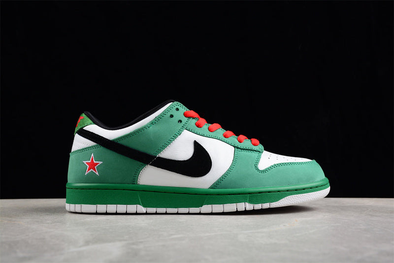 Nike Dunk Branco e Verde Heineken