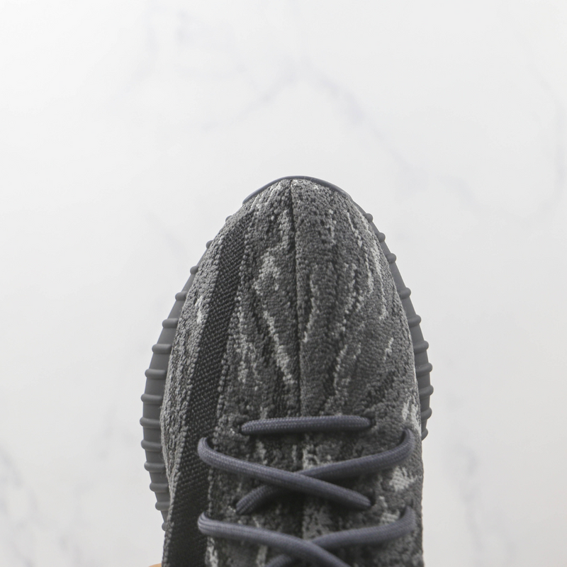 Adidas Yeezy Boost 350 V2 DarkGreymon ID4811