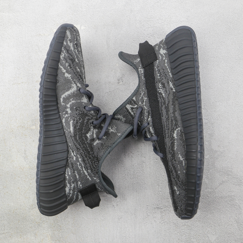 Adidas Yeezy Boost 350 V2 DarkGreymon ID4811