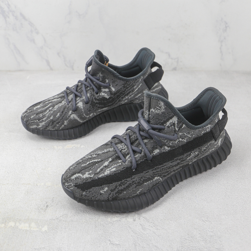 Adidas Yeezy Boost 350 V2 DarkGreymon ID4811