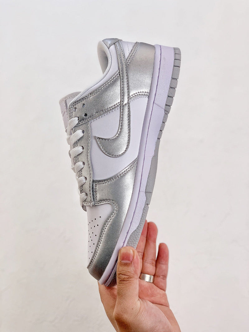 Nike Dunk Low Metallic Silver