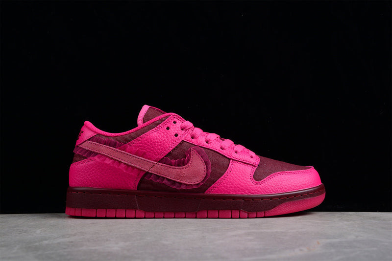 Nike Dunk Low Valentine's Day DQ9324 600