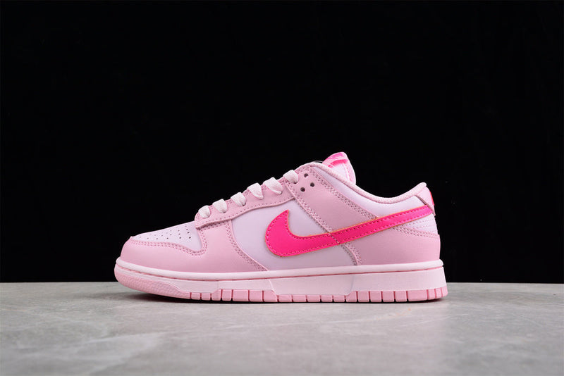 Nike Dunk Low Triple Pink