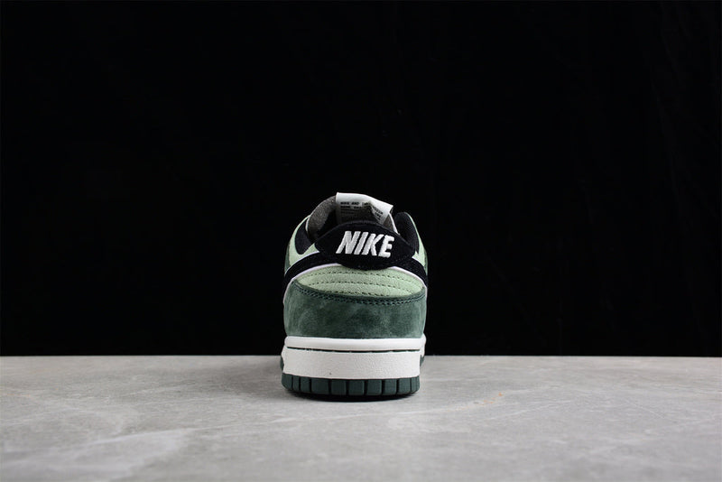 Nike SB Dunk Low "Steamboy OST" Otomo Katsuhiro LF0068-00