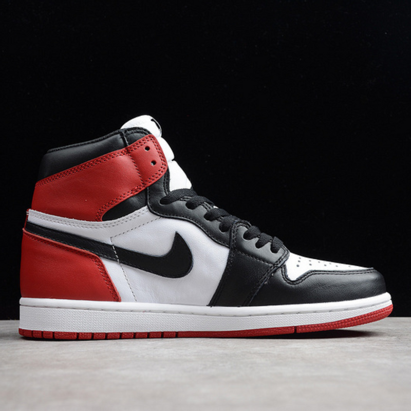 Jordan 1 Retro Black Toe (2016) 555088-125