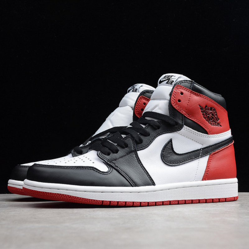 Jordan 1 Retro Black Toe (2016) 555088-125