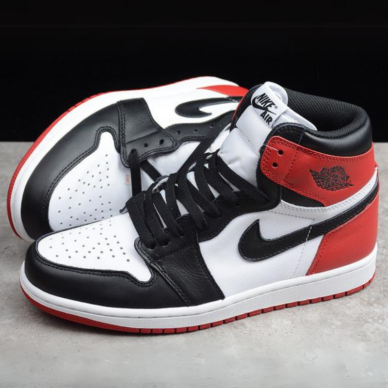 Jordan 1 Retro Black Toe (2016) 555088-125