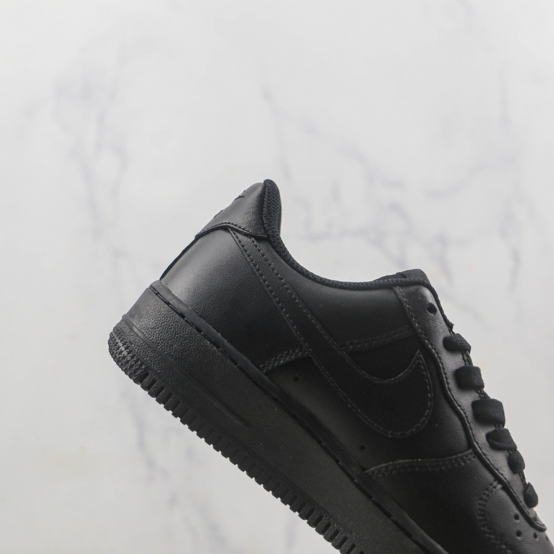 Nike Air Force 1 Black