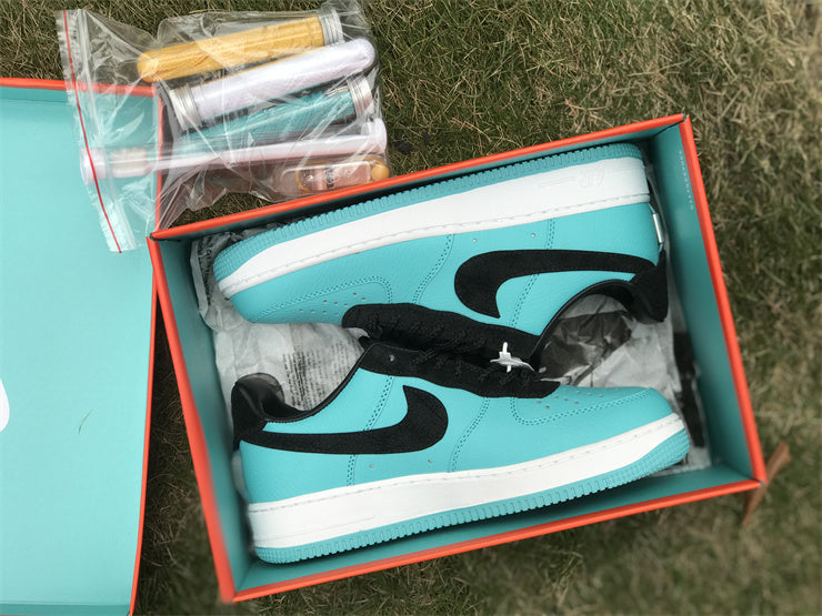 Nike Air Force 1 Low Tiffany & Co. 1837 (Friends and Family)