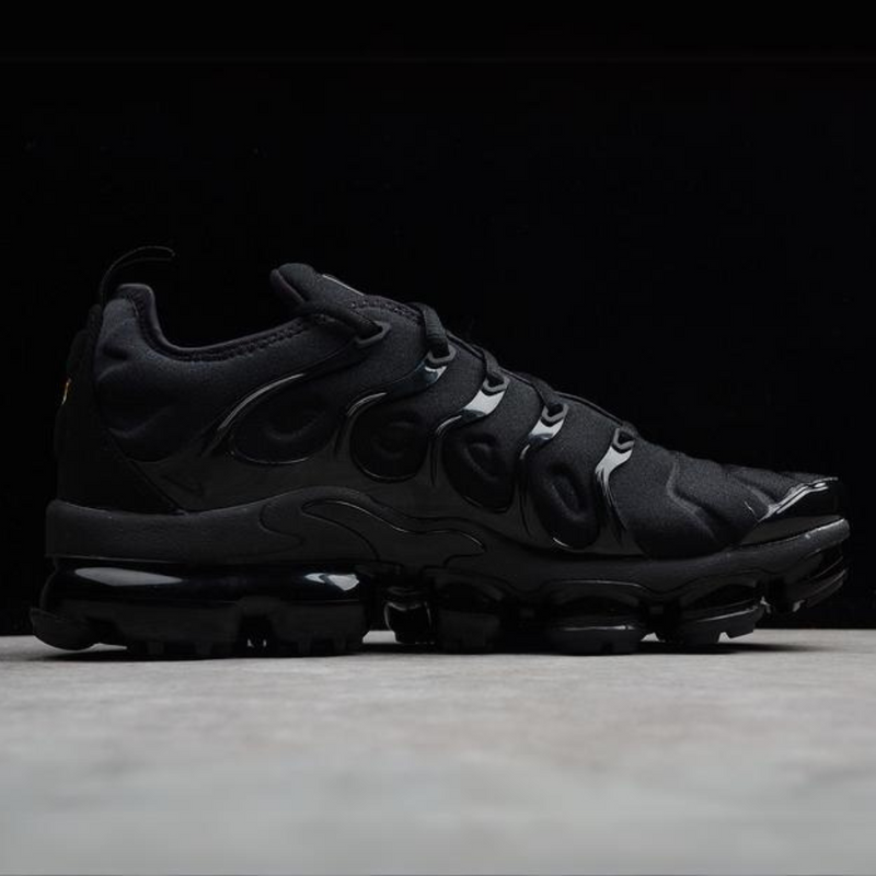 Nike Air Vapor Max Plus Triple Black 924453-004