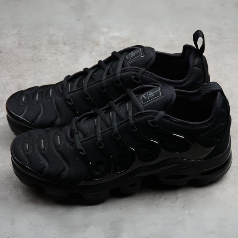 Nike Air Vapor Max Plus Triple Black 924453-004