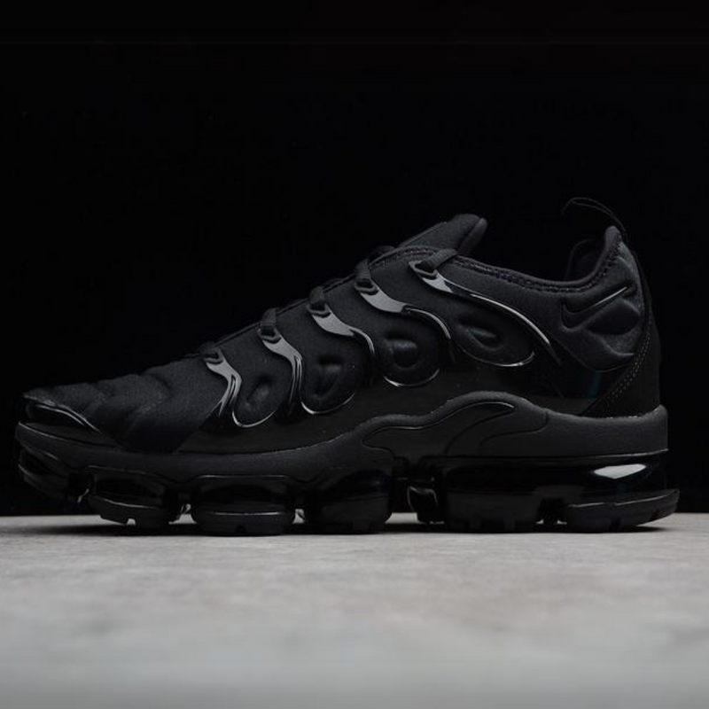 Nike Air Vapor Max Plus Triple Black 924453-004