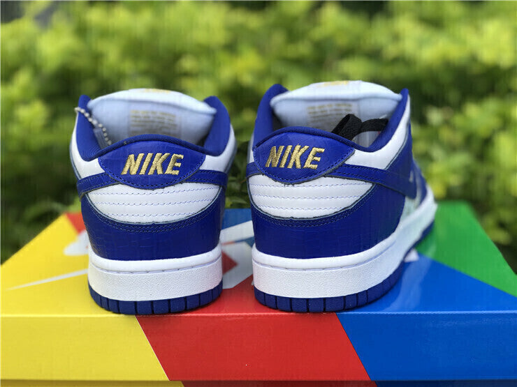 Nike SB Dunk Low Supreme Stars Hyper Royal DH3228 100