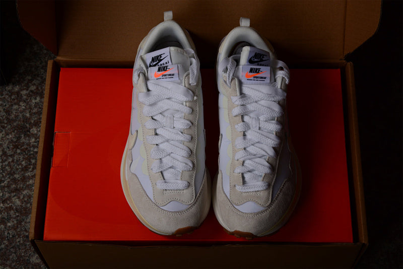 Nike Vaporwaffle sacai Sail Gum DD1875-100