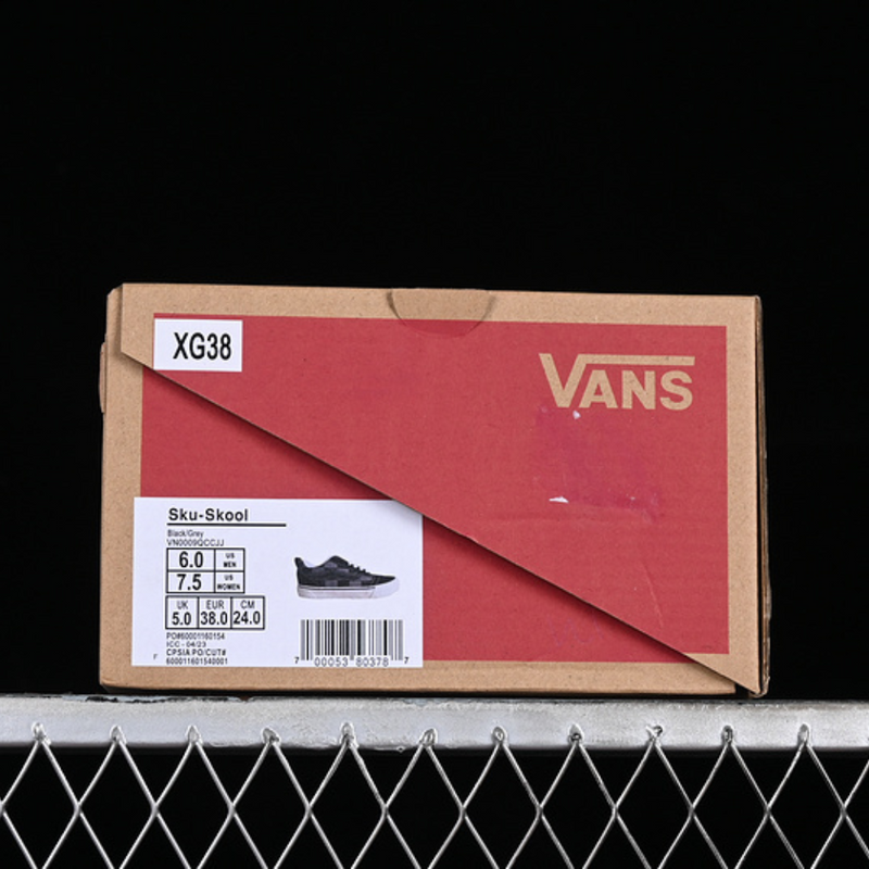 VANS KNU SKOOL WHITE/BLACK/GREY VN0009QCCJJ